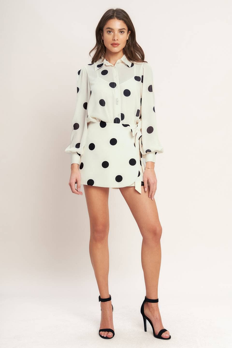 A printed woven skort - IP9067T: IVORY BLACK / Contemporary / M