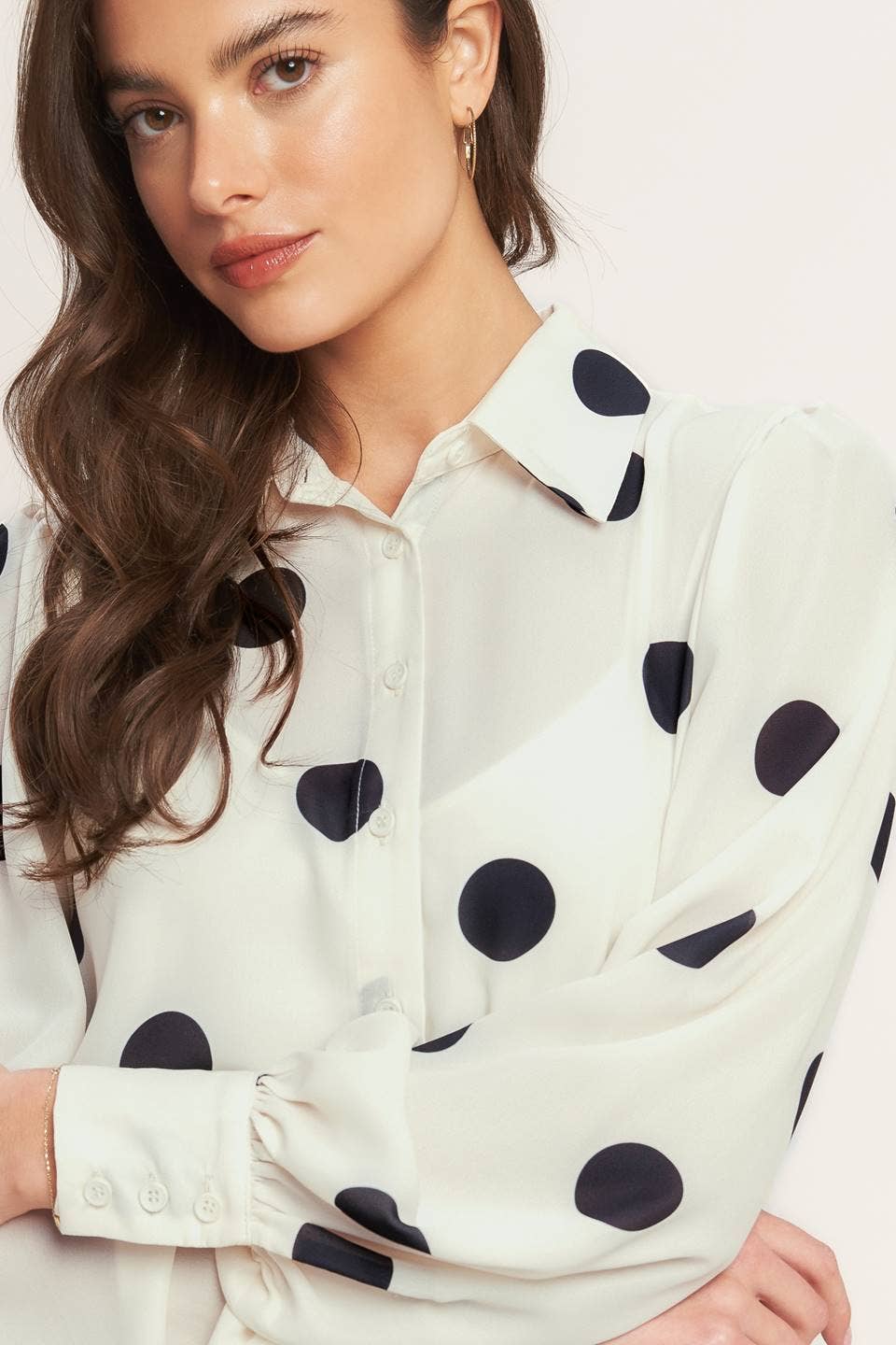 A printed woven top - IT13925B-A: IVORY BLACK / Contemporary / M